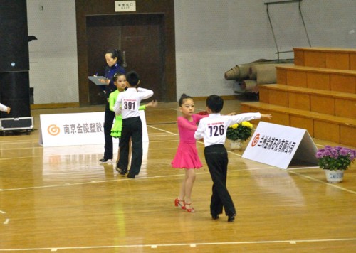 业余少儿C组L复赛--南京市代表队臧恒(男)和刘艺璇(女) 业余少儿C组L复赛--南京市代表队臧恒(男)和刘艺璇(女)